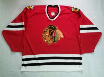 VINTAGE MADE IN CANADA CCM CHICAGO BLACKHAWKS HOCKEY JERSEY IN