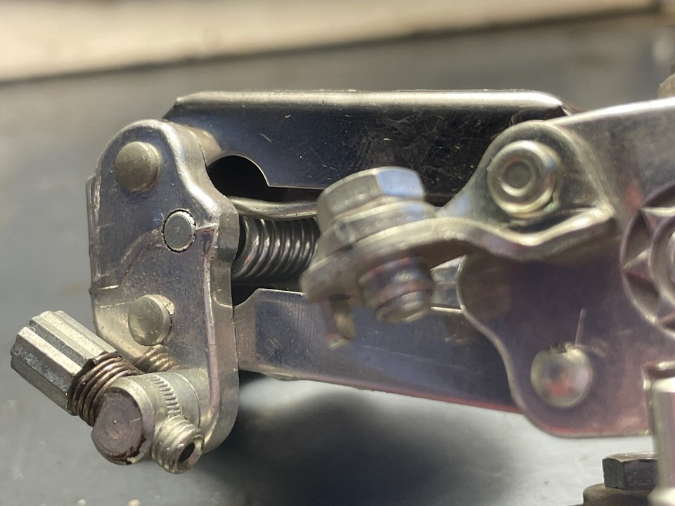 NOS PARTS bolt screw vintage simplex vis 4082 EUR 2,60 - FR