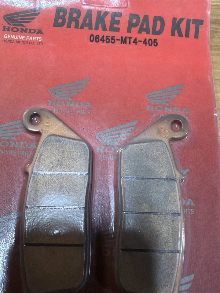 Pastilla de freno delantera genuina Honda VFR750F RC36 06455-MT4-405 nueva OEM Foto 2 de 4