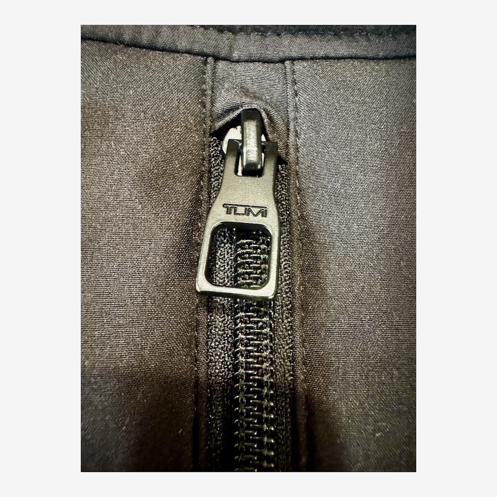 TUMI Men's Black / Grey  Stretch Soft Shell Jacket Plush Sherpa Lined Medium image 3