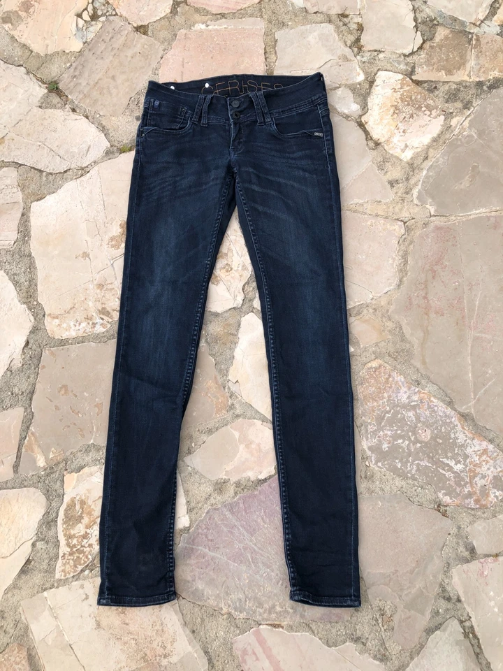 Jean femme Le Temps des Cerises Taille 38 ( W28 ) - Photo 1/4