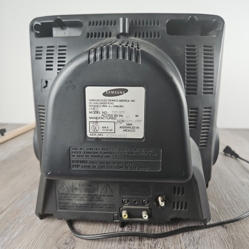 Samsung 13" Color TV #TXD1372 CRT Retro Gaming W/Frt/Rear AV Ports (NO Remote) - Picture 4 of 5