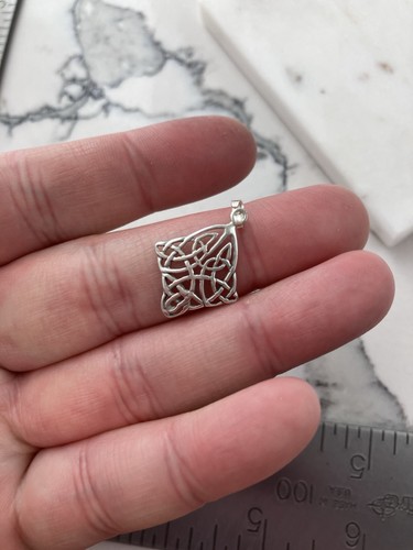Vintage 925 Sterling Silver Irish Celtic Knot Minimal Charm Pendant  - Picture 4 of 5