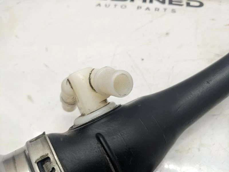 Tubo de cuello de llenado de combustible Mini Cooper Clubman 2014-2022 16117404168 OEM Foto 2 de 4