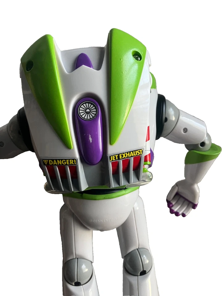 Toy Story Signature Collection Buzz Lightyear + Certificate of Authenticity!! - Image 2 of 4