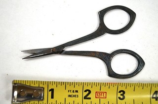 Vintage Antique Sewing Scissors 3.75" in Ornate Decorative Sharp WORKING A332