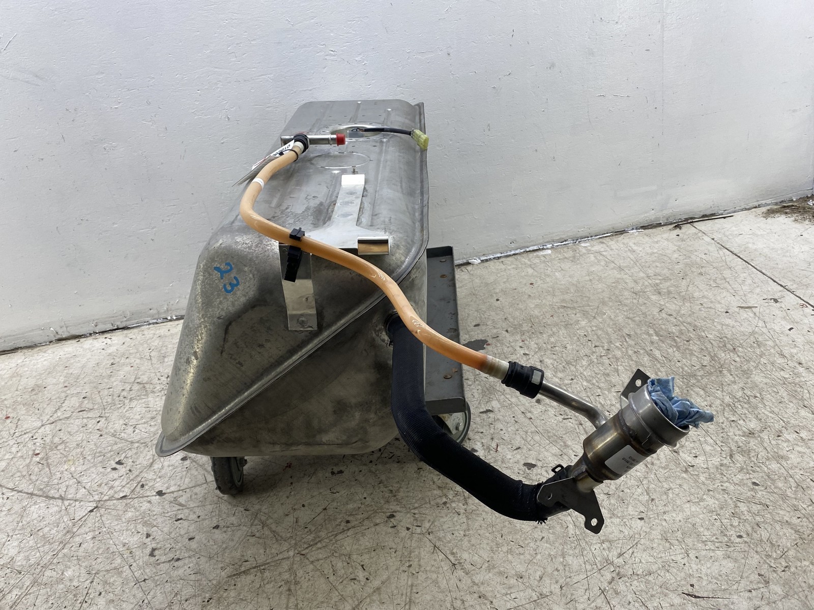 2010-2020 BENTLEY MULSANNE OEM FUEL GAS RESERVOIR TANK