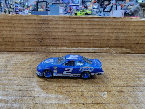 2004 Team Caliber Kurt Busch #2 Miller Lite Dodge Charger 1:64 Scale Diecast - Picture 2 of 2