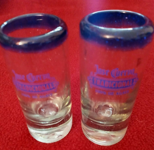 Jose Cuervo traditioneller Tequila großes Schnapsglas blaue Ränder schwer - Bild 1 von 2