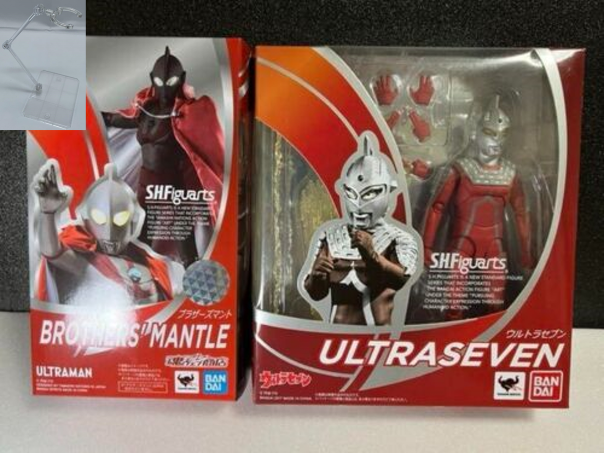 SH Figuarts Ultraman ULTRA SEVEN & BROTHERS' MANTLE Figure Bandai