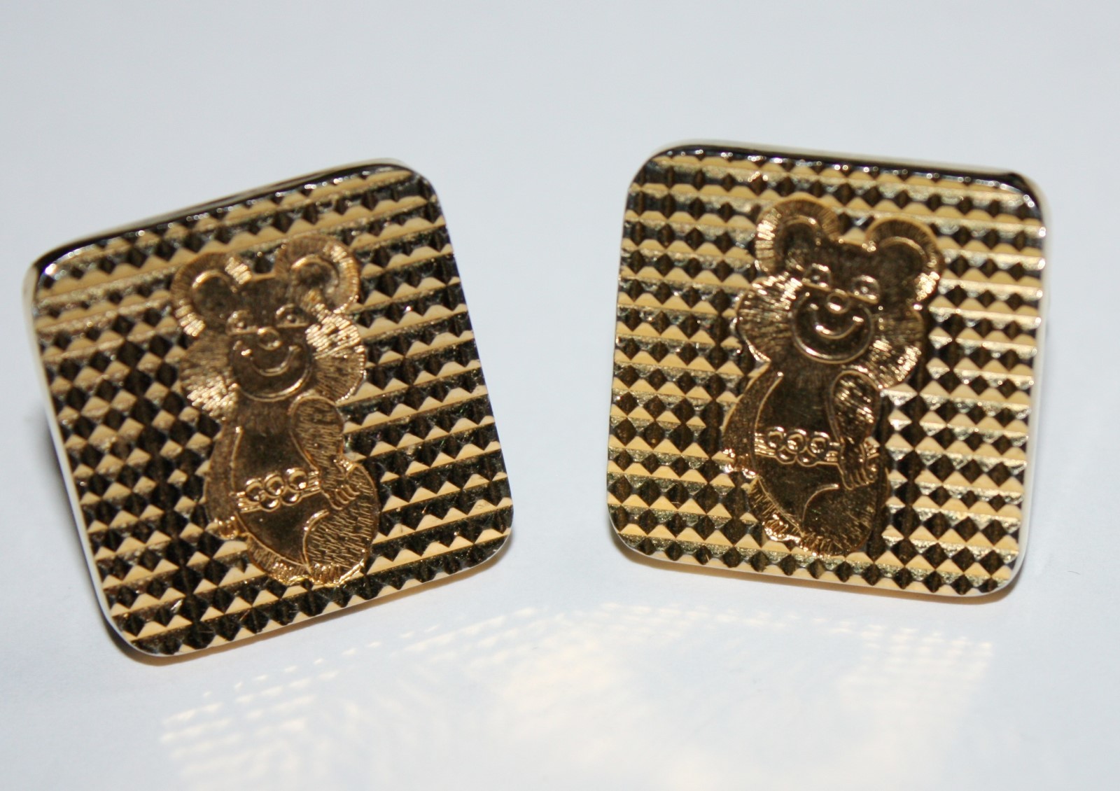Cufflinks Olympic BEAR symbol World Olympic Games 198… Gem