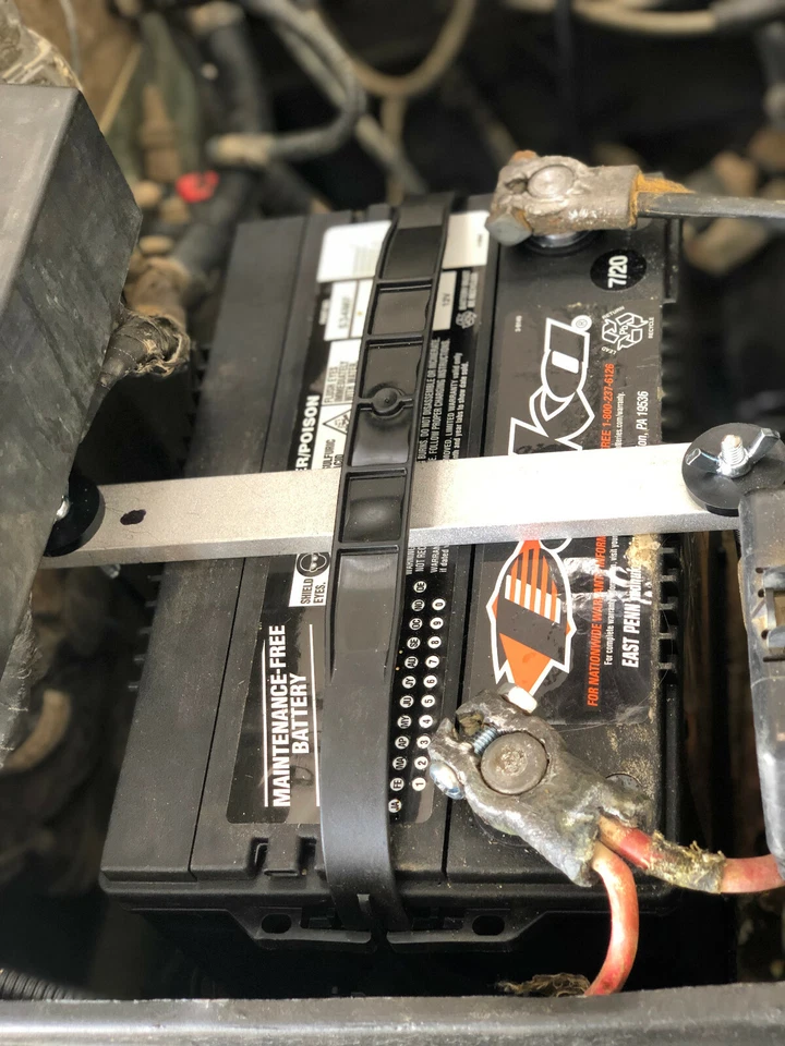 KIT DE SUJECIÓN DE BATERÍA PARA JEEP WRANGLER TJ YJ JK BARRAS DE MONTAJE DE BARRA DE ALUMINIO PERNOS Foto 3 de 4