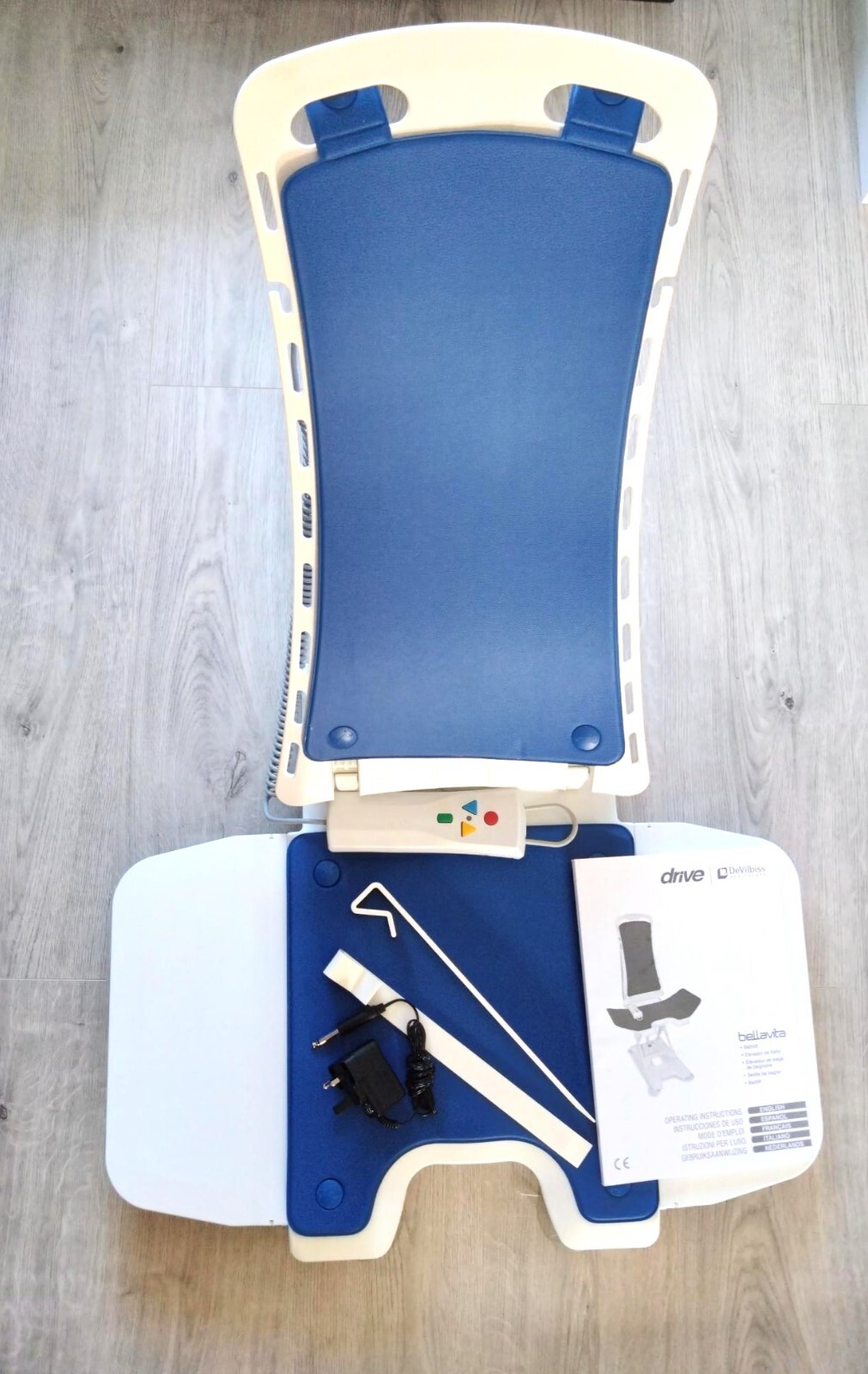 Akkulift BathliftBellavita Lightweight Compact Reclining Bath Chair/lift eBay