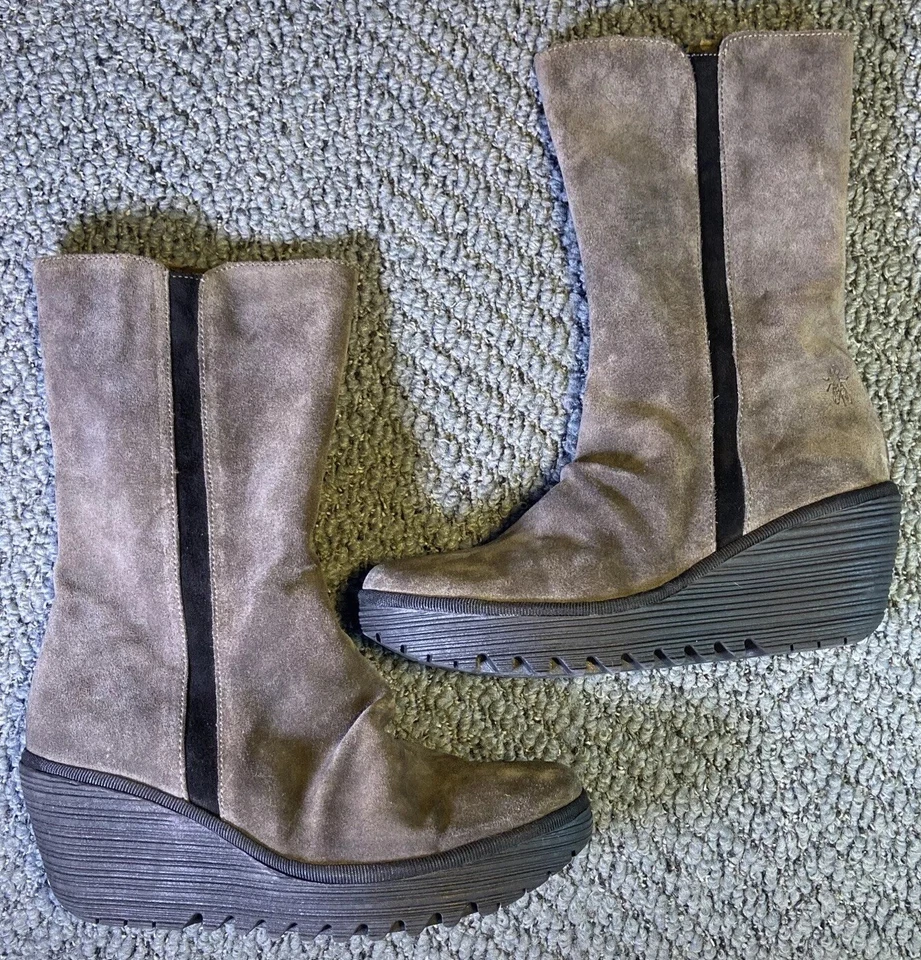 Fly London Mujer 37 EE. UU. 7 Cuñas Gamuza Botas Gris Cremallera ¡Bonitas! Foto 4 de 4