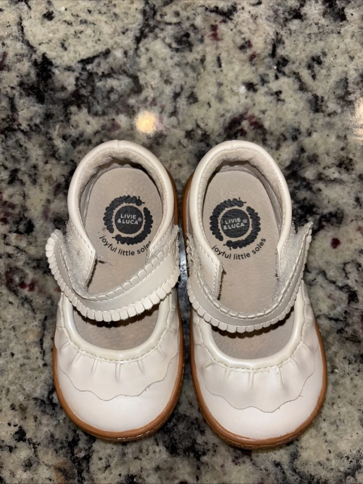 Livie and Luca RUCHE CLASSIC Mary Jane, White Pearl Size 5 - Image 2 of 4