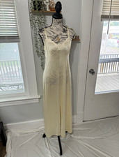 Vanity Fair cream vintage slip dress 100 nylon