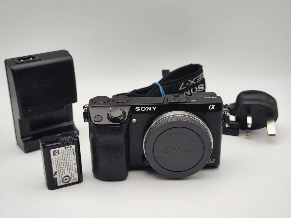 Sony NEX-7, photo 3 of 5