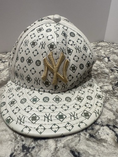Atlanta Braves New Era Fitted Hat Size 7 100% Leather All Over Design