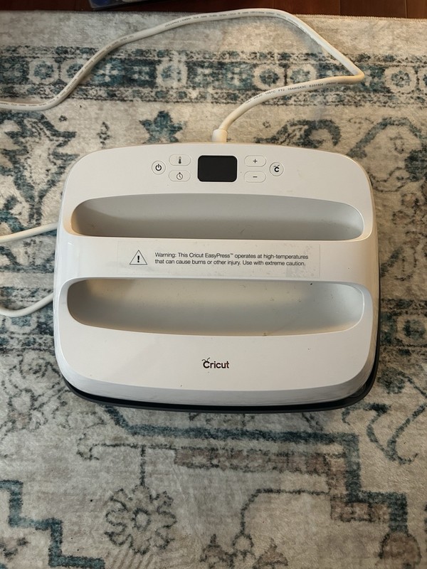 Cricut EasyPress Heat Press Machine with Digital Display, White