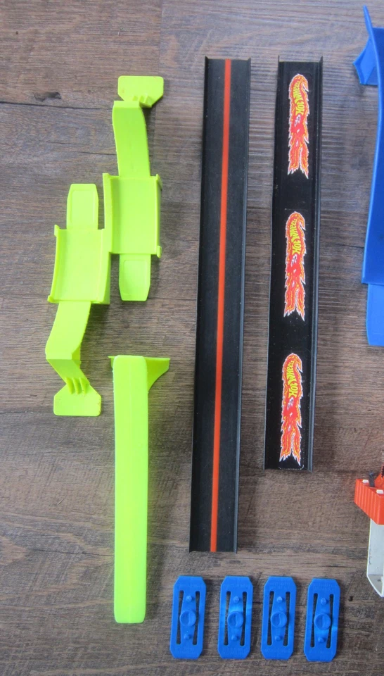 lot (19) Vintage HOT WHEELS MATTEL TRACK PIECE Replacement parts Toy car Lap - Image 2 of 4