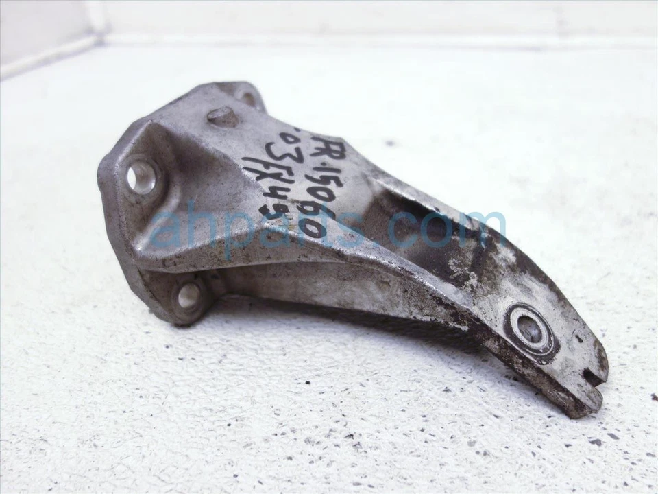 97 98 99 00 01 Infiniti Q45 Soporte de montaje de motor de pasajeros 11232-6P000 Foto 3 de 4