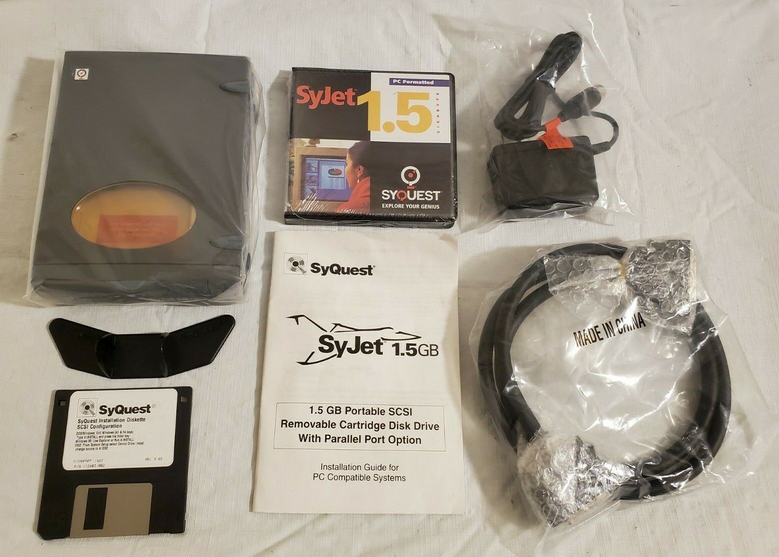 Syquest SyJet 1.5GB SCSI/Parallel Port Removable Cartridge Disc Drive NEVER USED
