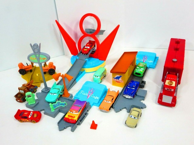 flo's v8 cafe playset
