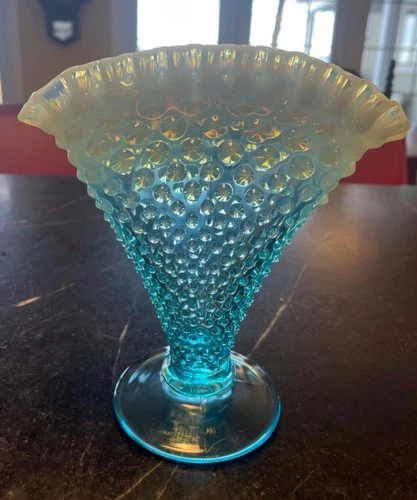 Lg Stunning Fenton 1940s Opalescent Blue Hobnail Fan Vase 8.25"Tx7.50"W Perfect!