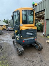 Hyundai 2.6 Ton Digger. Quick Hitch 3 New Buckets. Year 2021 Hours 1860.