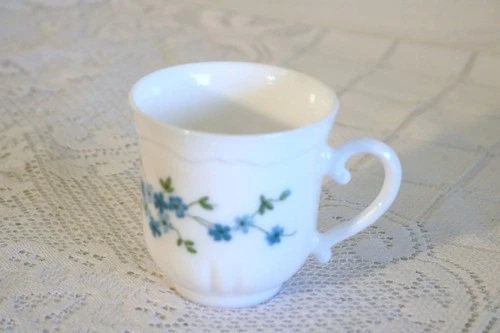 ARCOPAL VERONICA FRANCE Blue Flowers 3 1/4"h Flat Coffee Mugs Cups Set of 2