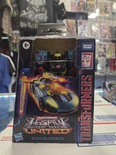 TRANSFORMERS Legacy United Cybertron Universe HOT SHOT Deluxe Class BRAND NEW