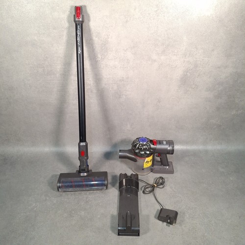 Dyson V7 Motorhead Pro Vacuum Cleaner & Charger