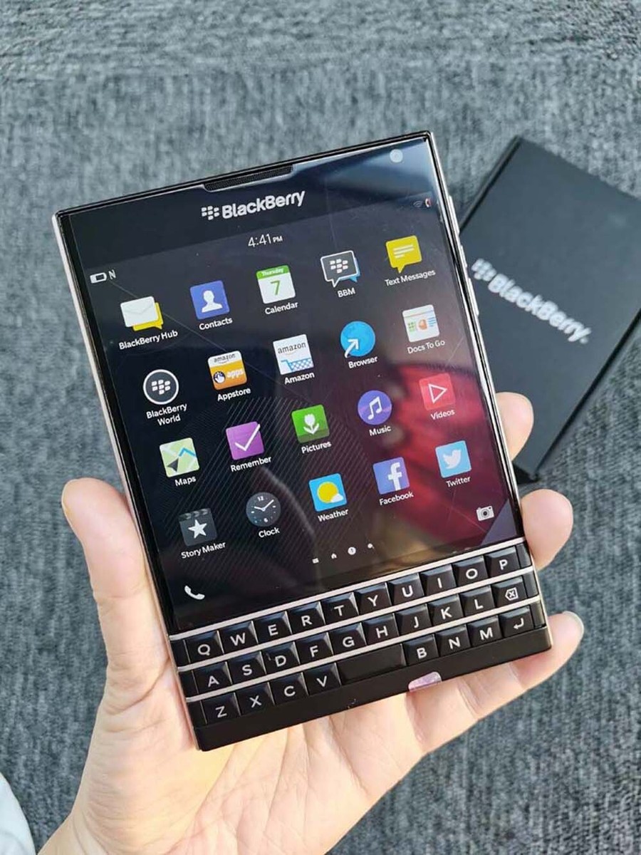 BlackBerry Passport ブラック QWERTYキーボード 99%new BlackBerry Passport Q30 32GB 13MP (SQW100-1) QWERTY