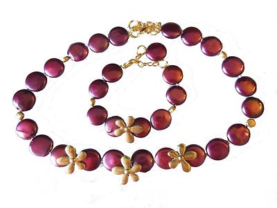 Flower-power on raspberry coin pearls-necklace and bracelet set. Elegant hippie