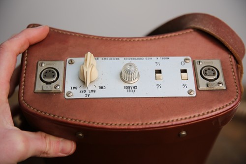 Vintage Hico Lite Model K antique camera flash w/ battery case lamp light tool - Picture 11 of 12