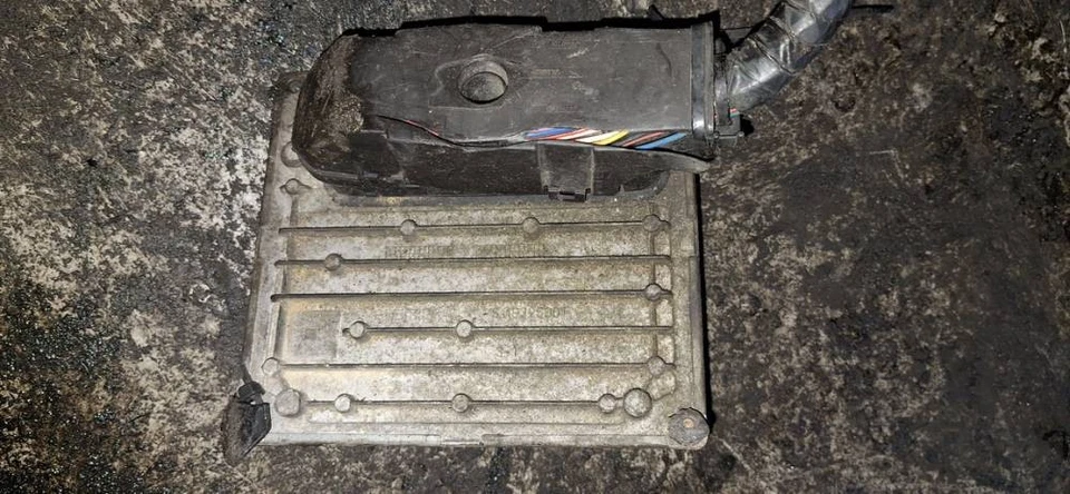 6s6112a650gd CALCULATEUR MOTEUR for Mazda 2 2006 FRF2566573-77 - Photo 4/4