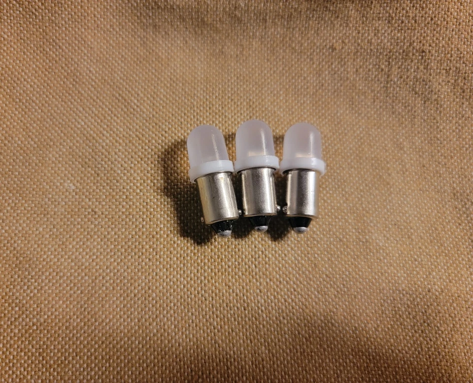 (3) LÁMPARAS LED BAYONETA ESMERILADA 6.3V/Drake SPR-4/#47 #1847 Bombillas - ¡ELECCIÓN DE COLOR! Foto 3 de 4