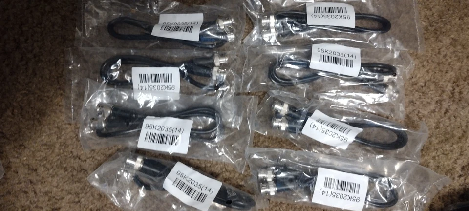 Различные монтажные кронштейны и оборудование для беспроводных приемных систем Shure SLX4 - Изображение 3 из 4