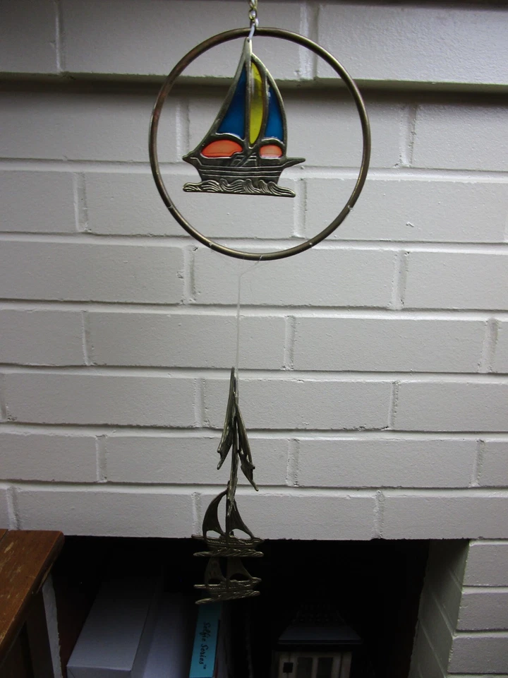 Carillones de viento de playa Nautilus de latón velero vitral vintage ~ rústico/pátina Foto 2 de 4