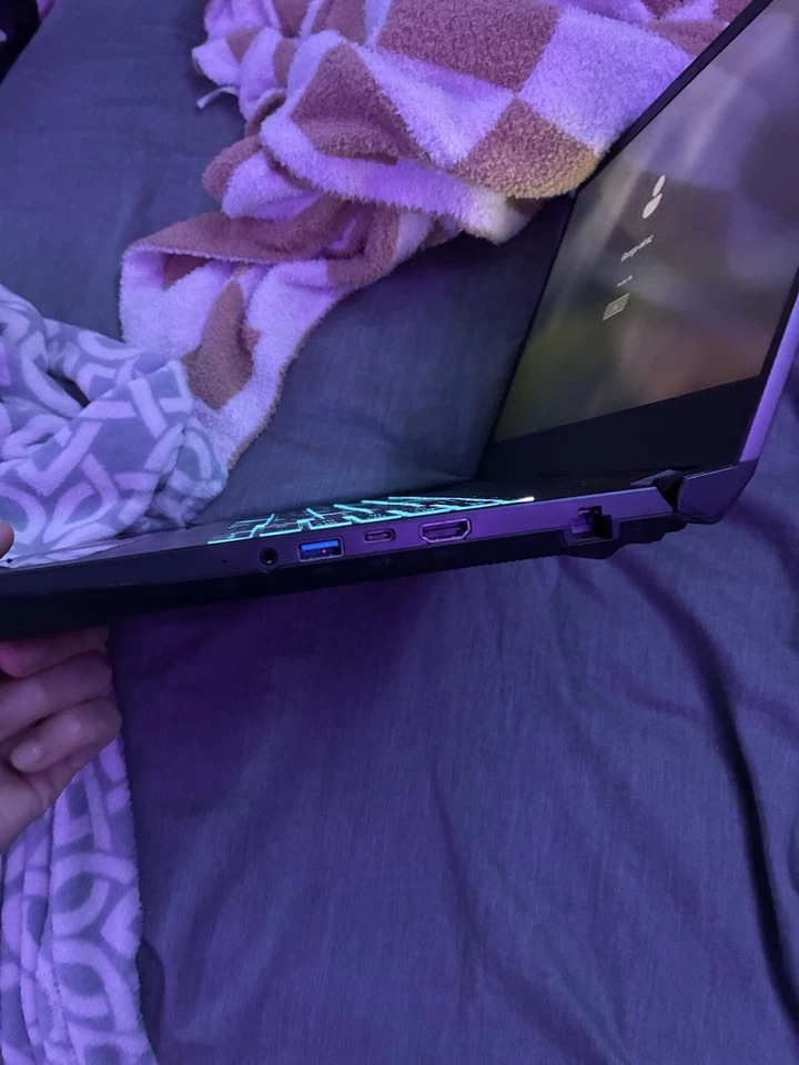 Portátil para juegos MSI Pulse GL66 I7-11800H, 16 GB RAM, 1 TB NVMe SSD, RTX 3050 Foto 4 de 4