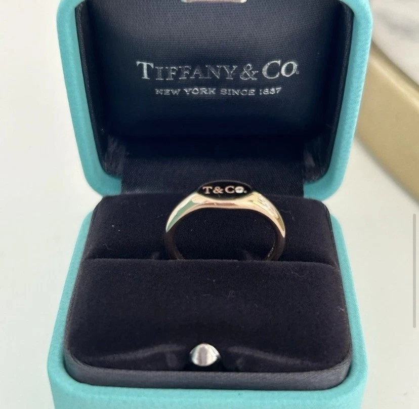 Tiffany & Co. Signet Ring in 18k Rose Gold with Diamond Size.5 - Image 4 of 4
