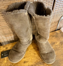 UGG Australia Womens Classic Tall Chocolate Dark Brown Boots Size US 7 Bailey
