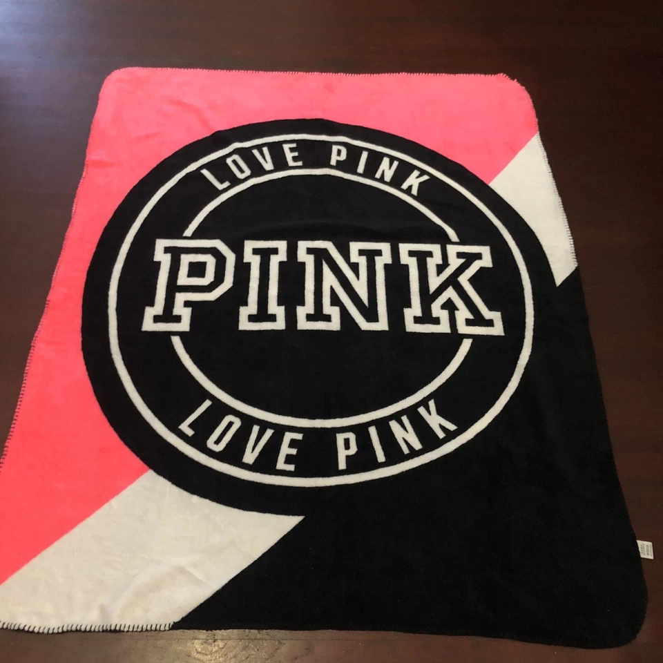 Manta/tiro Victoria's Secret ROSA Stadium 50 in X 60 in polar multicolor Foto 2 de 4