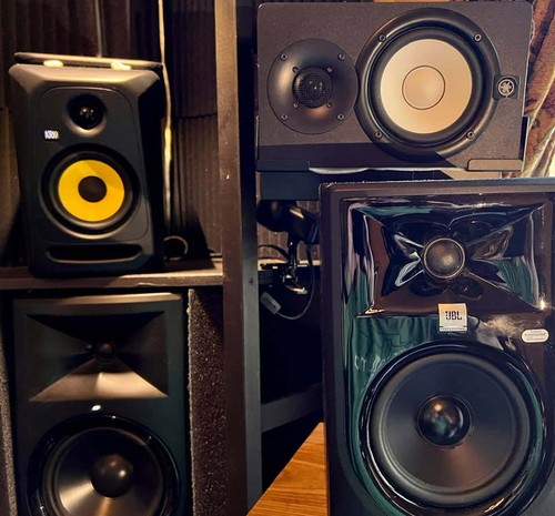JBL Professional 305PMKII Powered 5 JBL Professional 305PMKII Powered 5