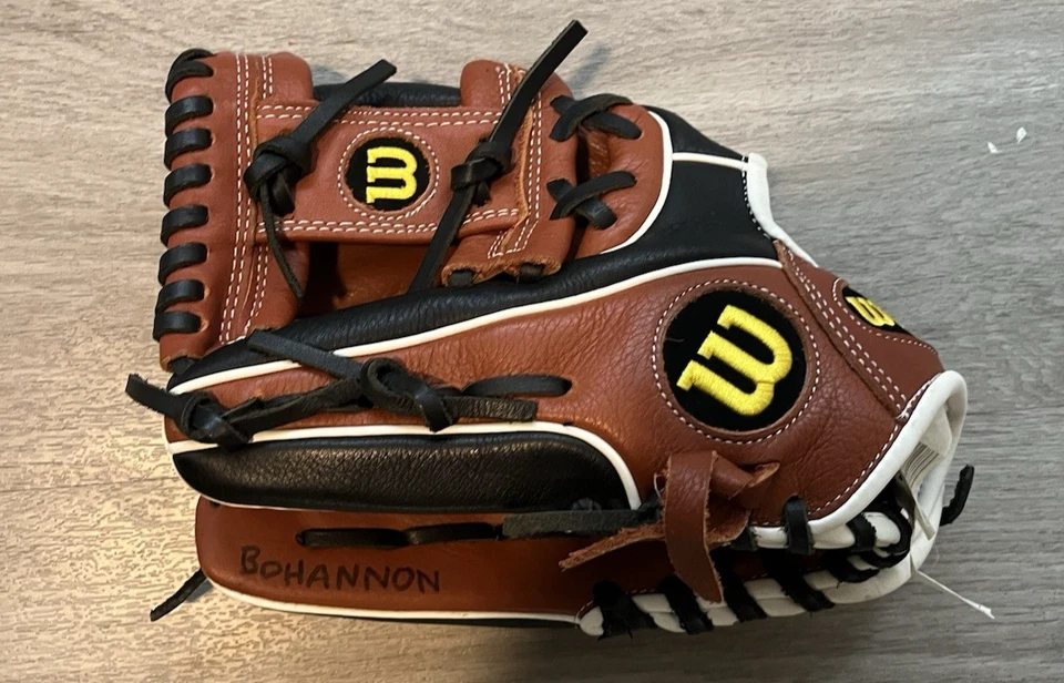 Wilson A500 11.5" Youth Baseball Glove A05LB21115| Black/Brown | Left Hand Throw - Image 2 of 4