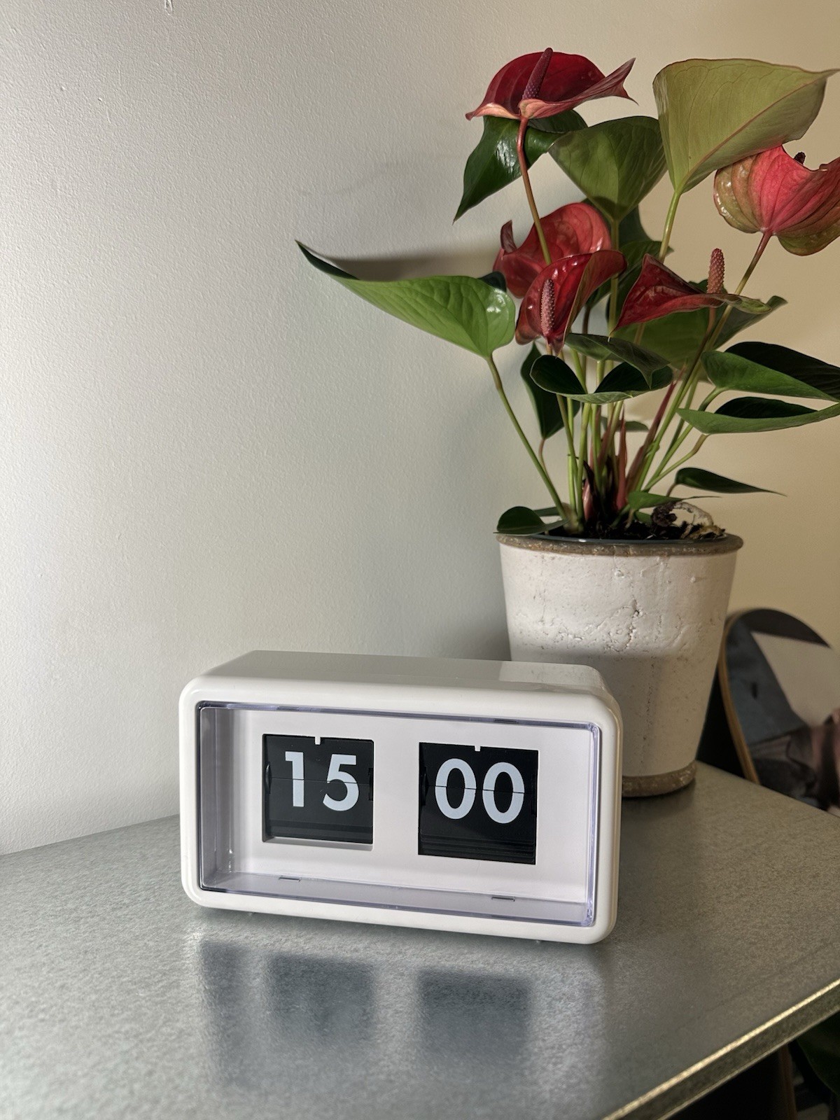 Horloge flip clock blanche rétro vintage, idée cadeau déco originale