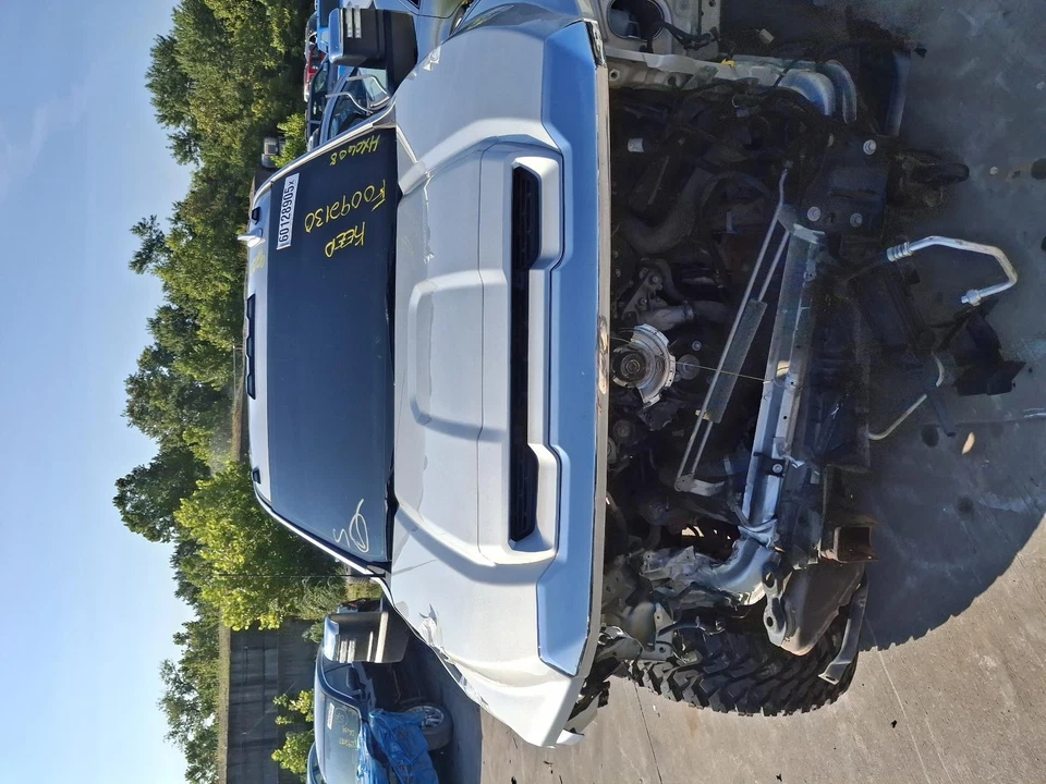 Used Rear Right Door Interior Trim Panel fits: 2020 Gmc Sierra 2500 pickup  Grad - Image 2 of 4