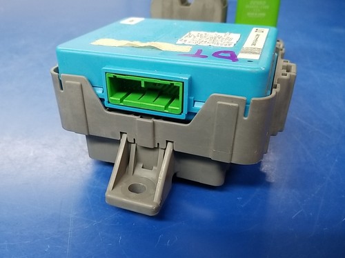 1998-2002 Honda Accord RH PSGR Side Multi Plex Control Fuse Box. 38010-S84-A03 - Picture 4 of 7