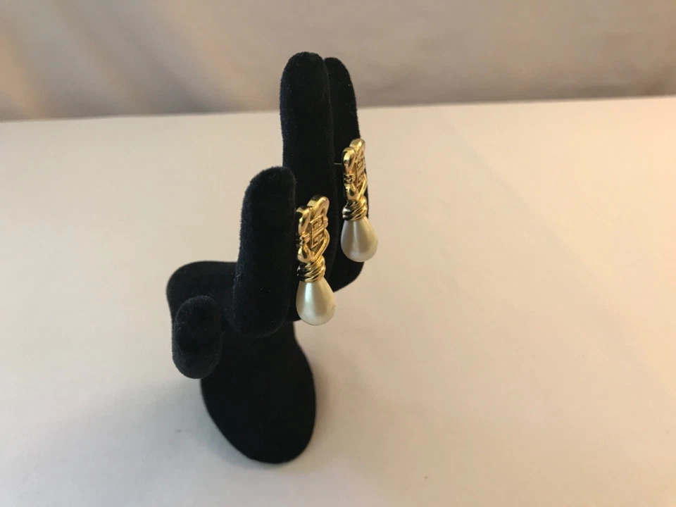 Vintage GIVENCHY 1980’s LOGO Gold Plated Pearl Pierced EARRINGS. - Image 3 of 4