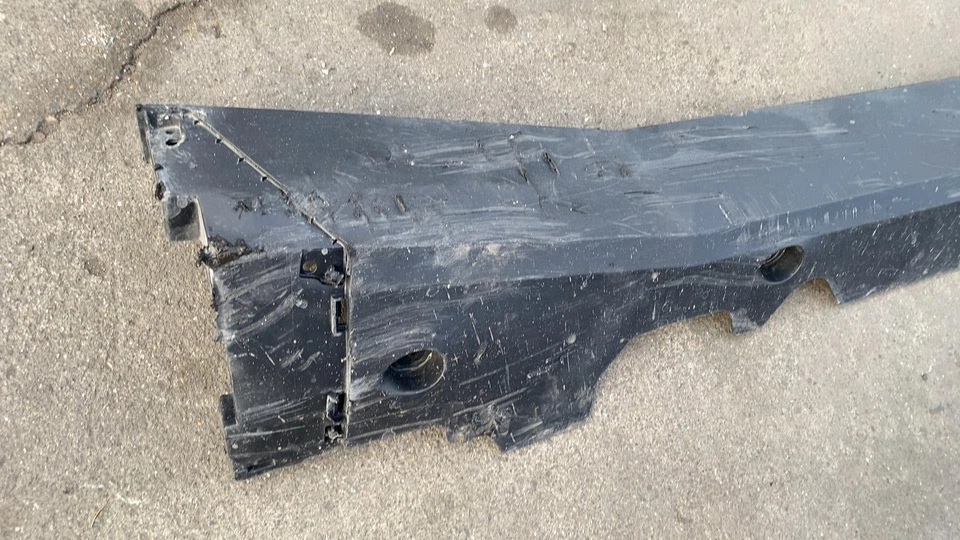 2024-2025 Tesla Cybertruck Passenger Side Right Rocker Panel Molding RH Assembly Foto 2 de 4